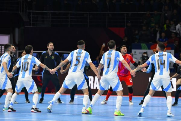 جام جهانی 2024 فوتسال آرژانتین با پیروزی پرگل برابر قزاقستان به نیمه نهایی رسید