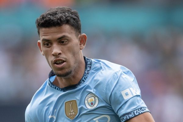 بازداشت بازیکن منچسترسیتی به اتهام ربودن موبایل