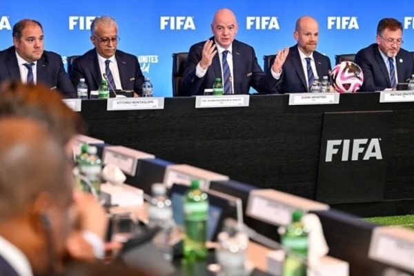 فیفا باز هم تصمیم درباره رژیم صهیونیستی را به تأخیر انداخت