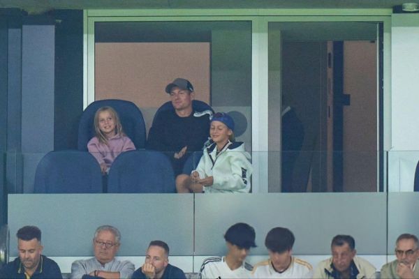  عکس؛ کروس و تماشای بازی رئال مادرید در سانتیاگو برنابئو