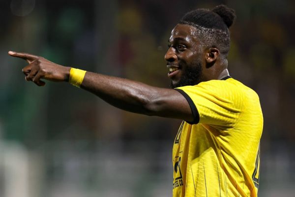 موتور کامارا برای سپاهان روشن شده است؛ AK47 آماده شلیک