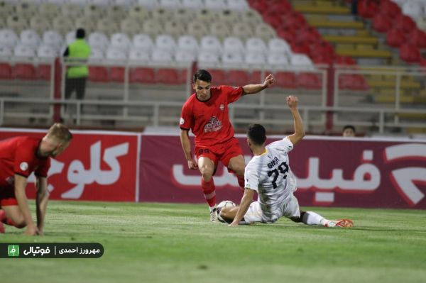 گزارش تصویری اختصاصی دیدار تیمهای تراکتور و فولاد خوزستان