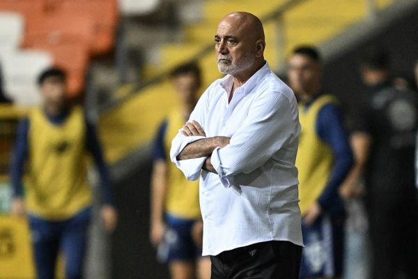 خبرنگار ترکیهای سرمربی سابق کایسری اسپور فردا با استقلال مذاکره می کند