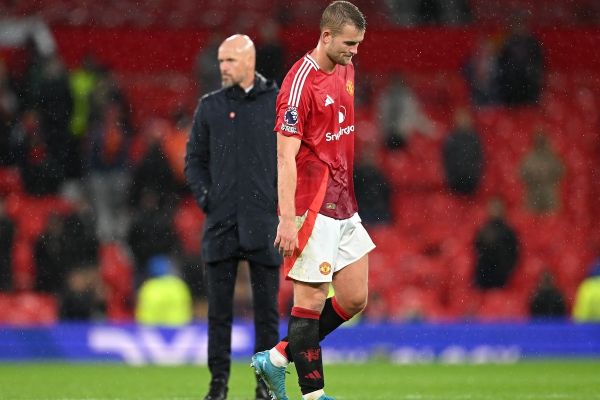  انتقاد خبرنگار دیلی‌میل از مدافع ۴۳ میلیون پوندی منچستریونایتد  او بی دست و پا است