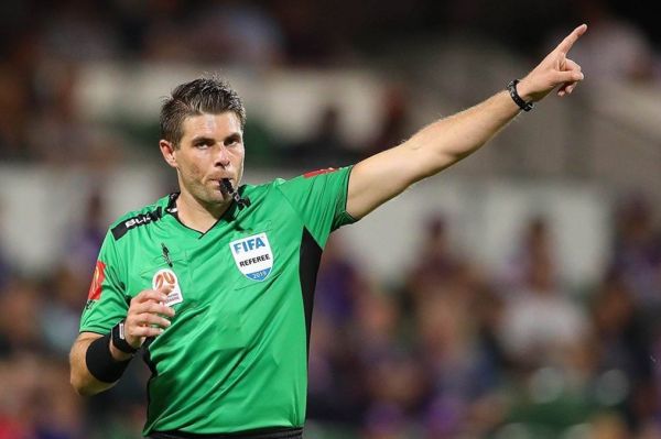  درباره داور استرالیایی بازی ایران و ازبکستان؛ عامل اخراج فغانی