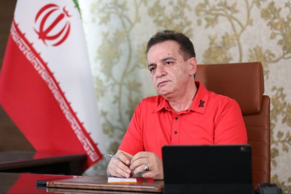  حمله مالک تراکتور به جواد خیابانی  همشهری، رنگی نباش