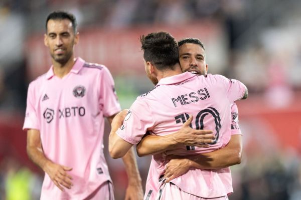  بارسلونا به زودی دستمزد مسی، آلبا و بوسکتس را می‌دهد