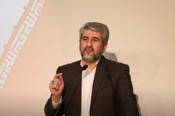  یوسف‌زاده  برای شادی و نشاط جامعه، لازم است تیم‌های قهرمانی از جمله فوتبال بسیار پرقدرت ظاهر شوند