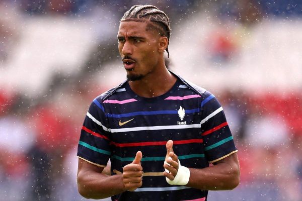 لیورپول بهطور جدی به دنبال مدافع فرانسوی سویا