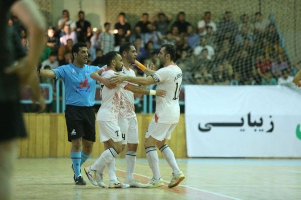 لیگ برتر فوتسال تداوم صدرنشینی گیتی پسند اصفهان در روز شکست کراپ الوند