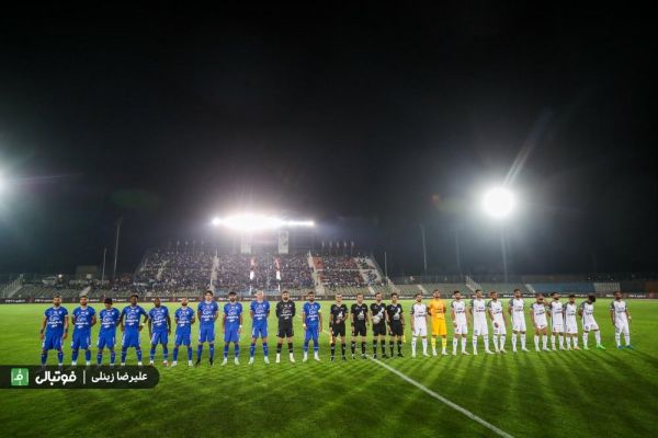 حاشیه های دیدار استقلال و ذوب آهن حمایت هواداران استقلال از کاپیتان