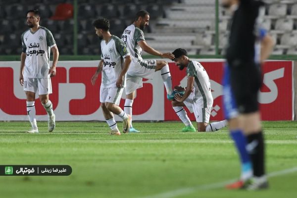  آذرباد  تیم خیلی خوبی داریم که تلفیقی از باتجربه‌ها و جوان‌هاست