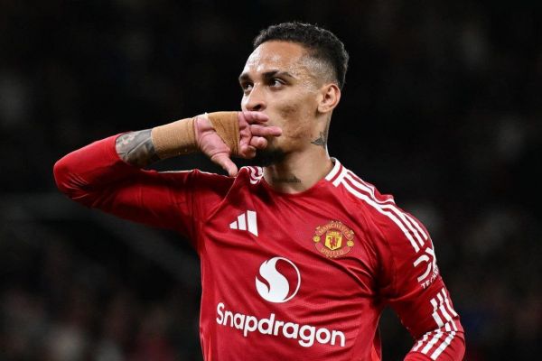 مهاجم برزیلی در برنامههای آینده شیاطین سرخ جایی ندارد