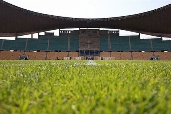 جوادی گفته بودیم بذر چمن تختی گرمسیری است و تا قبل از آبان باید به سمت چمن سردسیری برویم