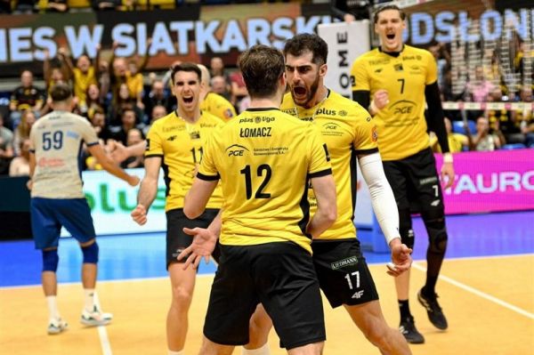 پیروزی یاران اسماعیلنژاد در دور هفتم پلوسلیگا