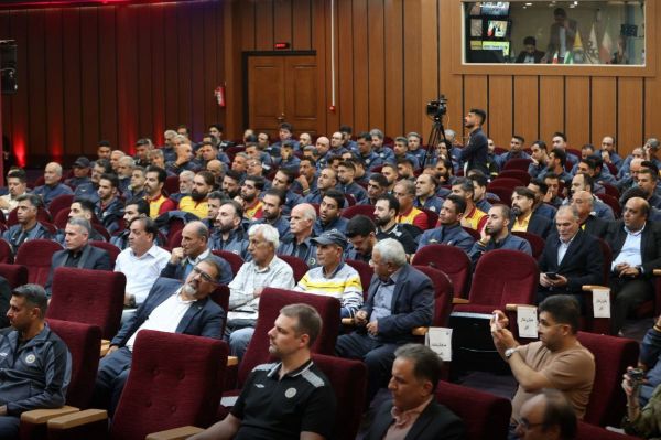 کادر تیمهای ورزش قهرمانی سپاهان معارفه شدند