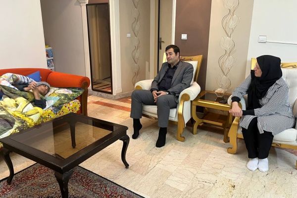  عیادت دنیامالی از بانوی پیشکسوت بسکتبال