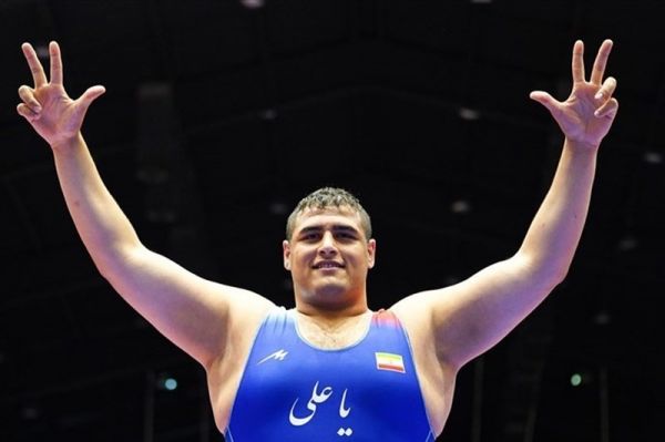 طلای سنگینوزن امیدهای جهان بر سینه فردین هدایتی