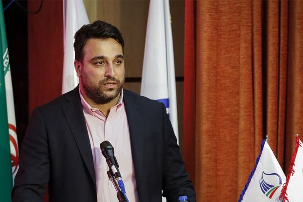 حدادی ما کنار هم یاد میگیریم و سعی میکنیم که به اهدافمان برسیم