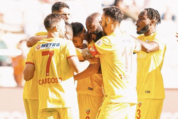 پیروزی کایسری اسپور در حضور 18 دقیقهای علی کریمی