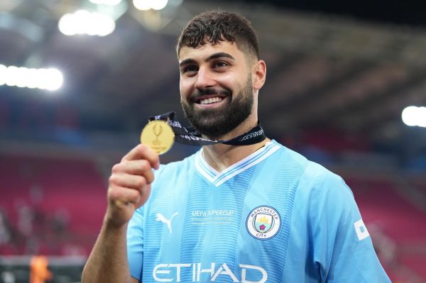  پیشنهاد تمدید قرارداد منچسترسیتی به مدافع 22 ساله خود تا سال 2030