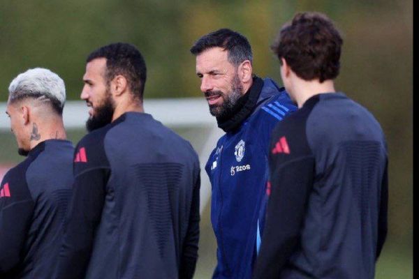  علاقه برخی از ستاره‌های منچستریونایتد به حضور رود فان نیستلروی روی نیمکت مربیگری شیاطین سرخ