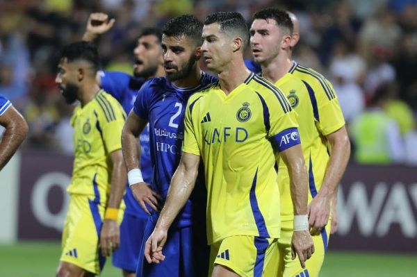  تمایل الهلال برای جذب رونالدو  ستاره پرتغالی برای پاسخ نهایی از النصر مهلت خواست