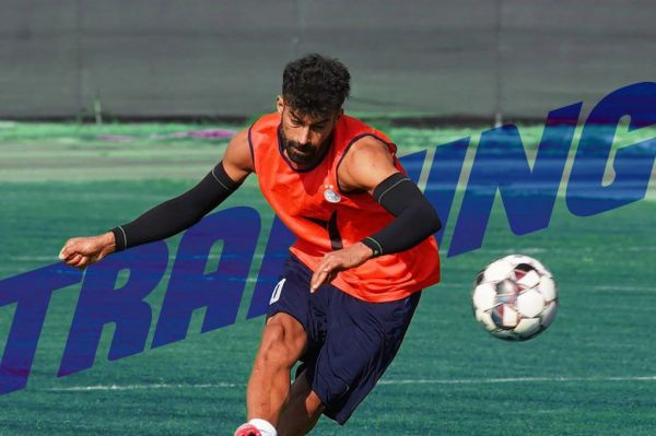 بعد از صبا، راهآهن، پرسپولیس و سپاهان؛ رامین با پیراهن آبی به تراکتور رسید