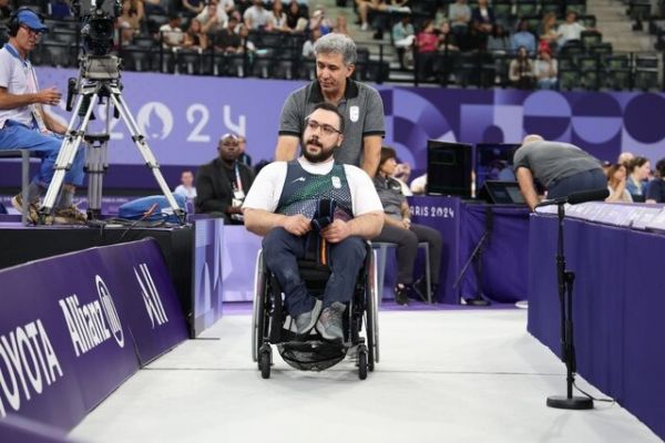  روح‌الله رستمی از بیمارستان مرخص شد