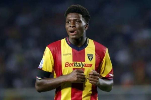 ورود منچستریونایتد به دوئل لندنیها برای شکار مدافع لچه