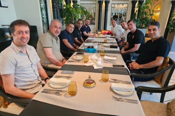 حضور مهدویکیا در اردوی پرسپولیس در دبی