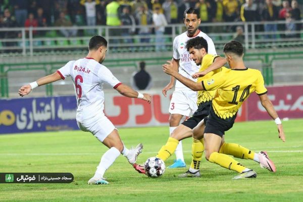  گزارش تصویری اختصاصی  دیدار تیمهای سپاهان و نساجی