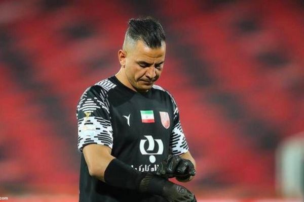 عذرخواهی هواداران استقلال از حامد لک؛ دوستت داریم پرسپولیسی