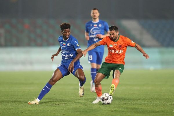  مومنی  ما نتوانستیم از ۶ بازیکن خود برای بازی با استقلال استفاده کنیم