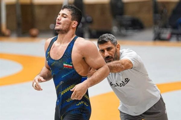 ارقش میرزازاده مثل برادر بزرگتر به سعید کمک کرد با اسماعیلی به بنایی میرفتیم