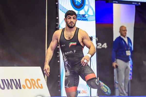  کامران قاسم پور در 86 کیلوگرم کشتی می گیرد