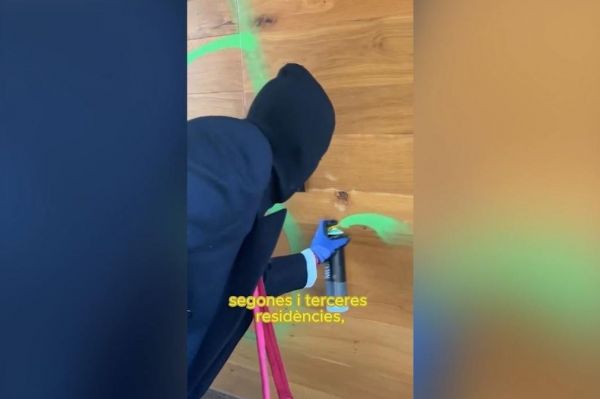 خرابکاری در خانه پیکه توسط گروه افراطی چپگرا