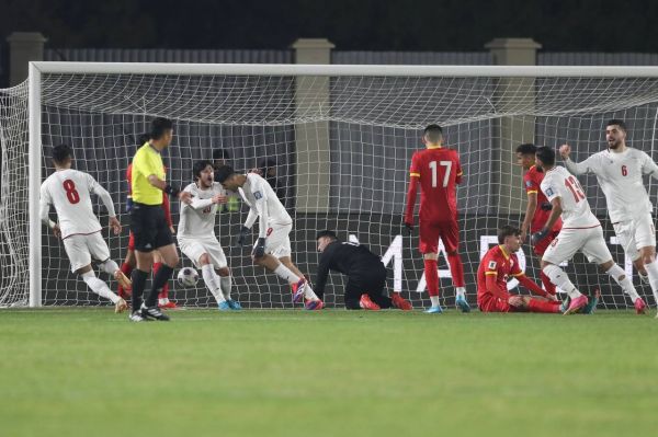 طارمی، پادشاه ریباندها قرقیزها دو بار مشابه از مهاجم ایران زخم خوردند ویدیو