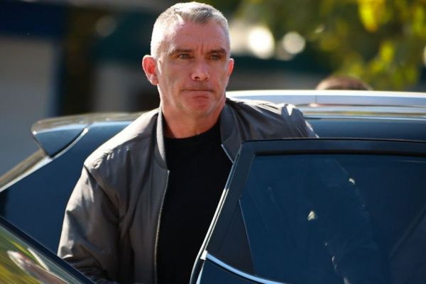 حواشی بازی سپاهان و پارس جنوبی کارترون نظارهگر بازی از جایگاه ویژه رنگ لباس تیمها عوض شد