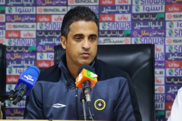 مربی سپاهان بازیکنان امروز غیورانه بازی کردند کارترون انسان مثبتی است