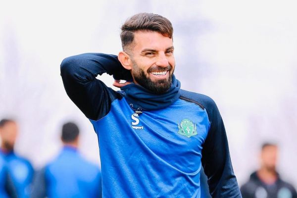 هافبک اسبق استقلال در تمرینات شمس آذر؛ شریفات شاگرد مهاجری میشود