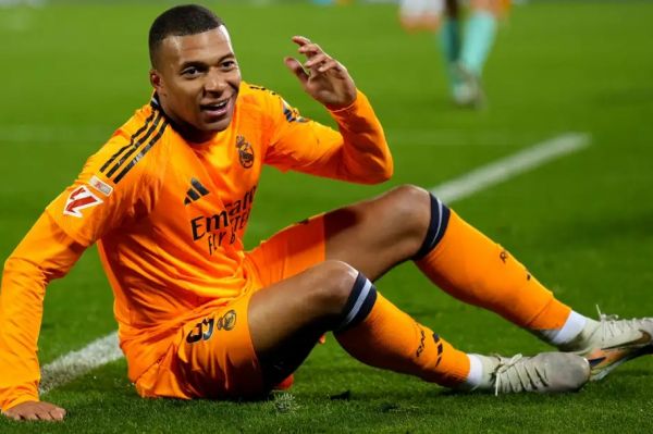 اسطوره فرانسوی در حمایت از امباپه یک قهرمان باید از میان خاکسترها بلند شود