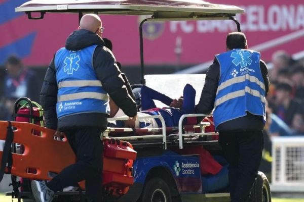 مدافع بارسلونا چگونه با خروجش از زمین، تعویض ششم را فعال کرد