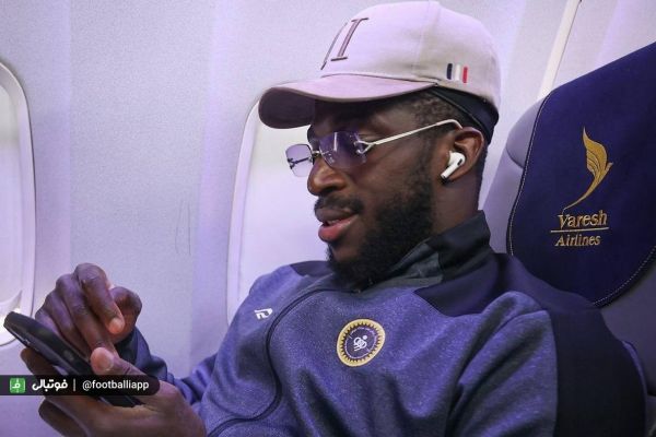 کامارا متخصص گلزنی به استقلال، از نوع تاجیکستان