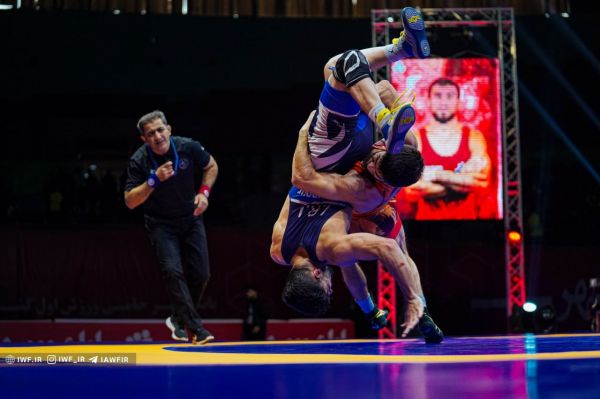 لیگ برتر کشتی آزاد سایپا با شکست بانک شهر بعنوان قهرمانی دست یافت نتایج کامل مسابقات