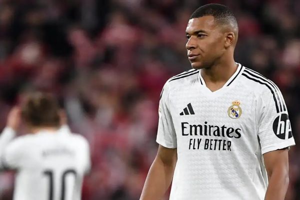  فن در فارت  امباپه در رئال مادرید یک بازیکن معمولی است