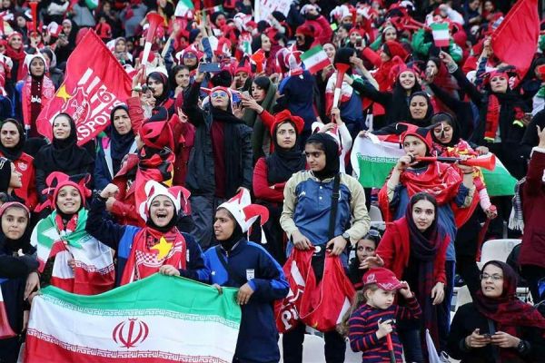  آرزوی سلامتی برای بانوان هوادار سانحه دیده