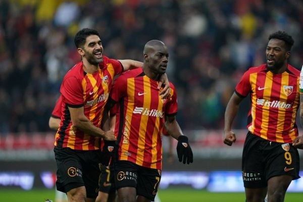 سوپر لیگ ترکیه برد کایسریاسپور در حضور علی کریمی