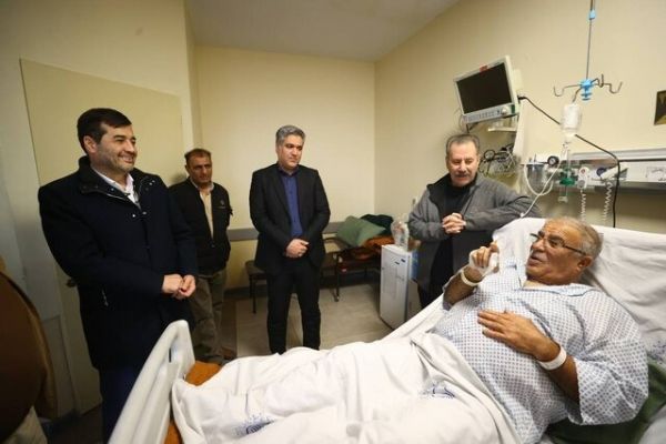  عیادت دنیامالی از حسن روشن