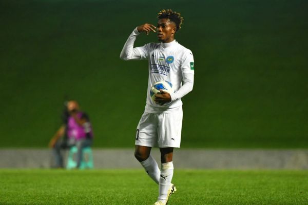 مهاجم مد نظر استقلال مرد سال فوتبال قرقیزستان شد